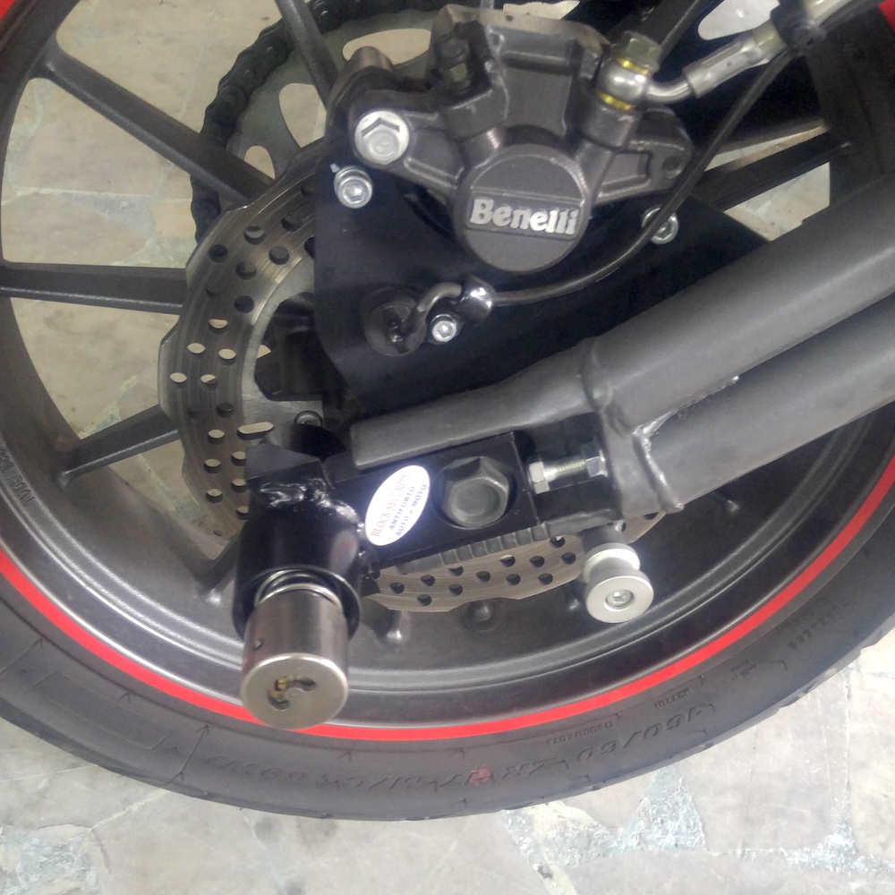 Ruota posteriore motocicletta con freno a disco Benelli