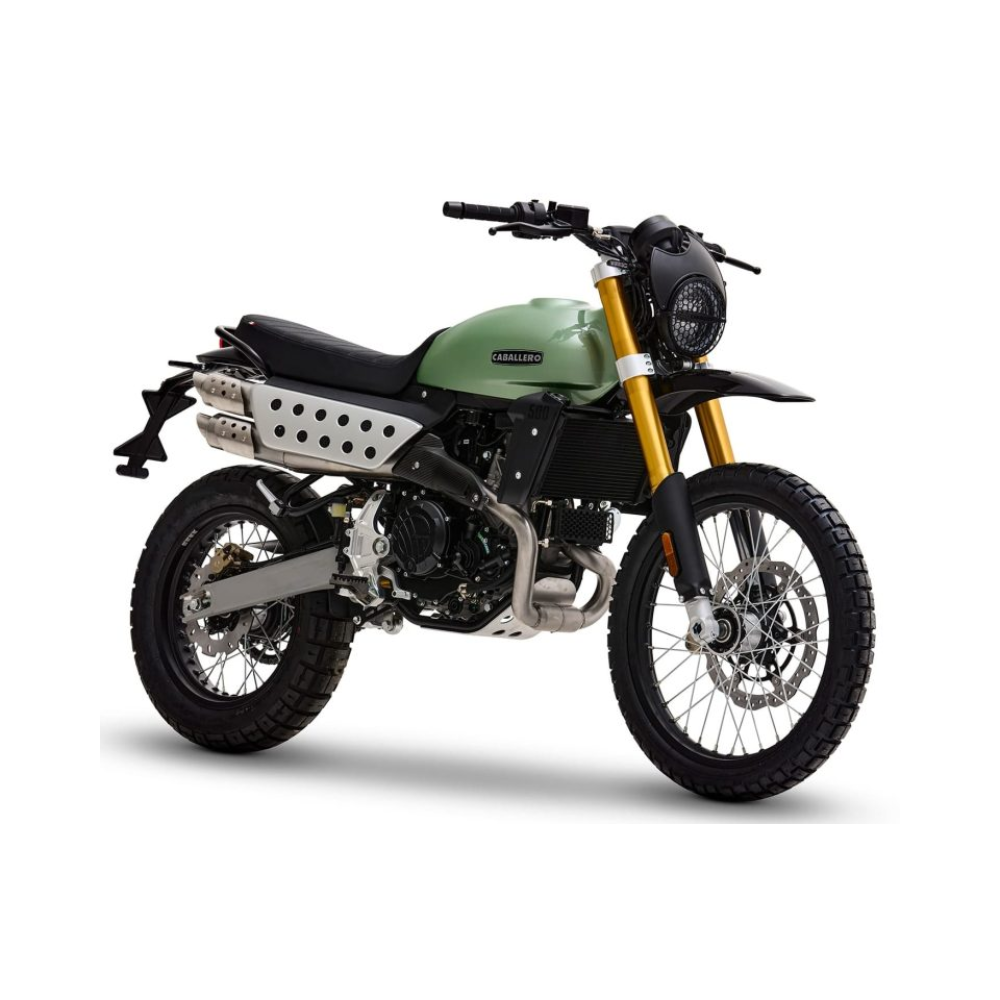 Moto scrambler verde su sfondo bianco